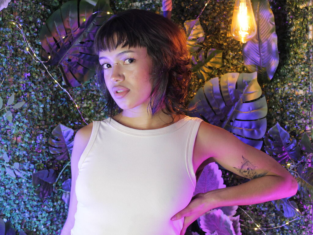 Lia Flora Picture